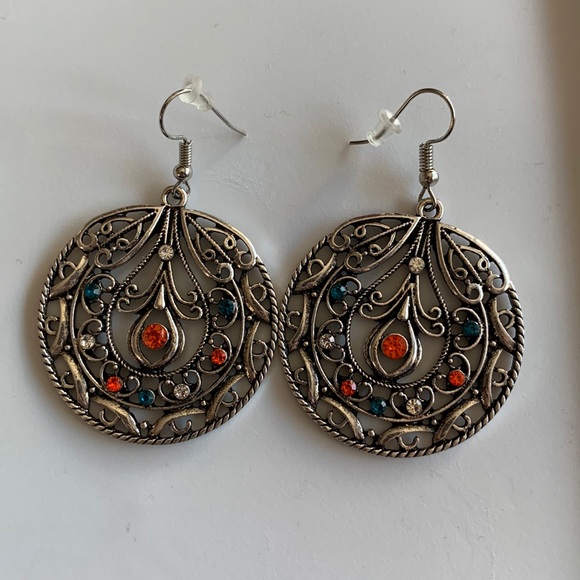 Choose to Sparkle Earrings - Picture 4 of 7